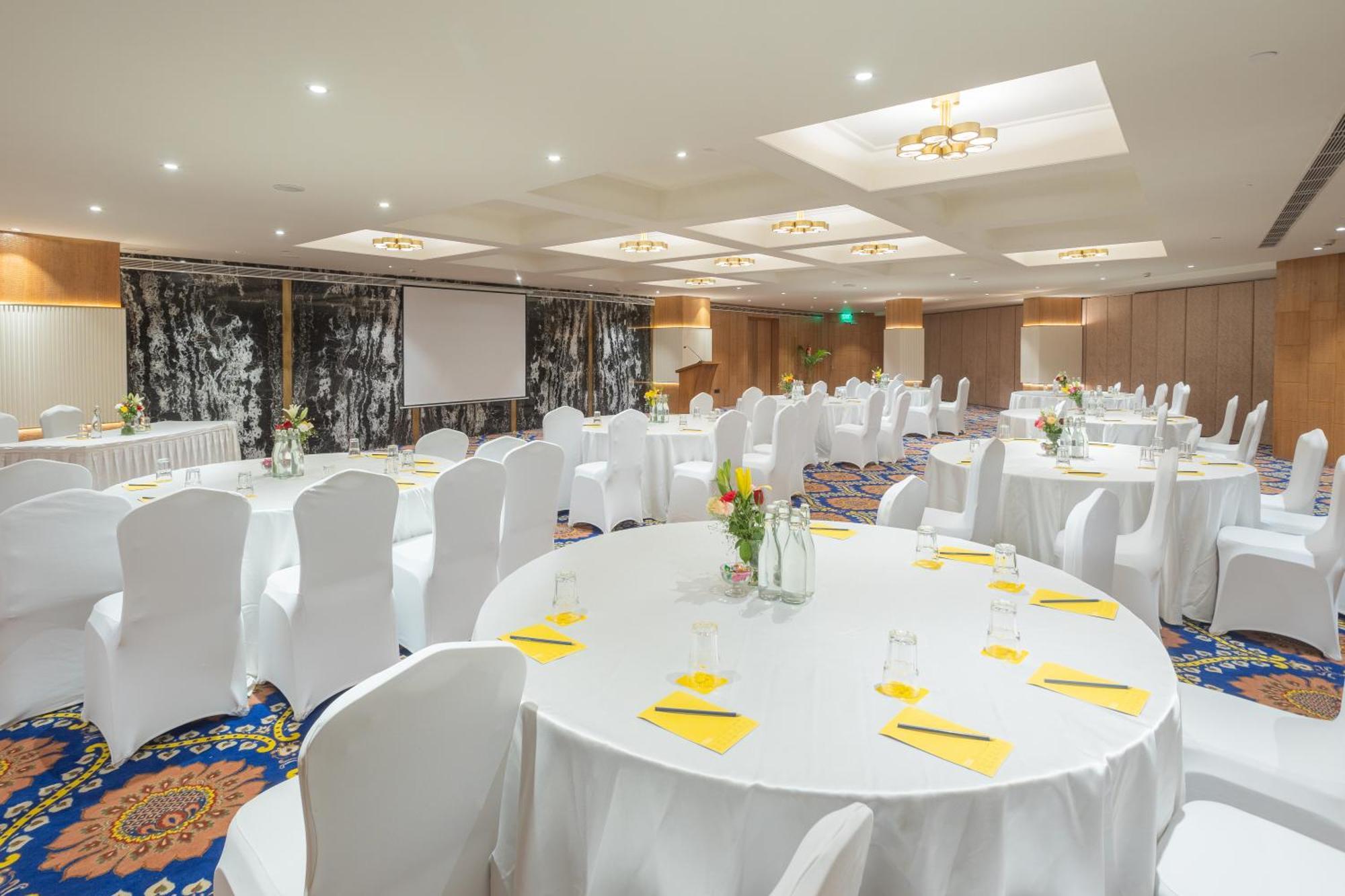 Golden Tulip Jaipur Hotel Ngoại thất bức ảnh