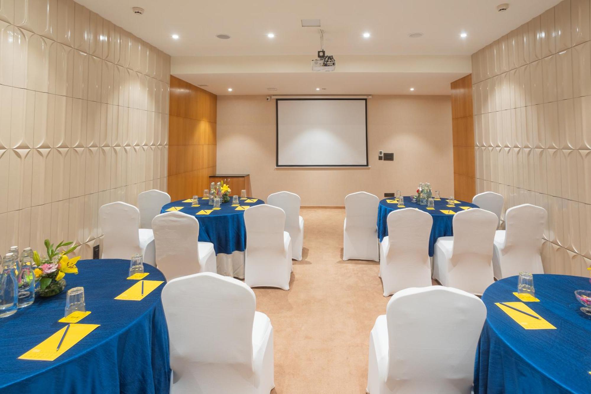 Golden Tulip Jaipur Hotel Ngoại thất bức ảnh