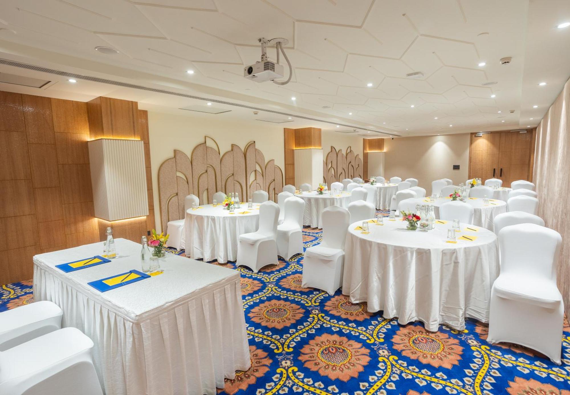 Golden Tulip Jaipur Hotel Ngoại thất bức ảnh