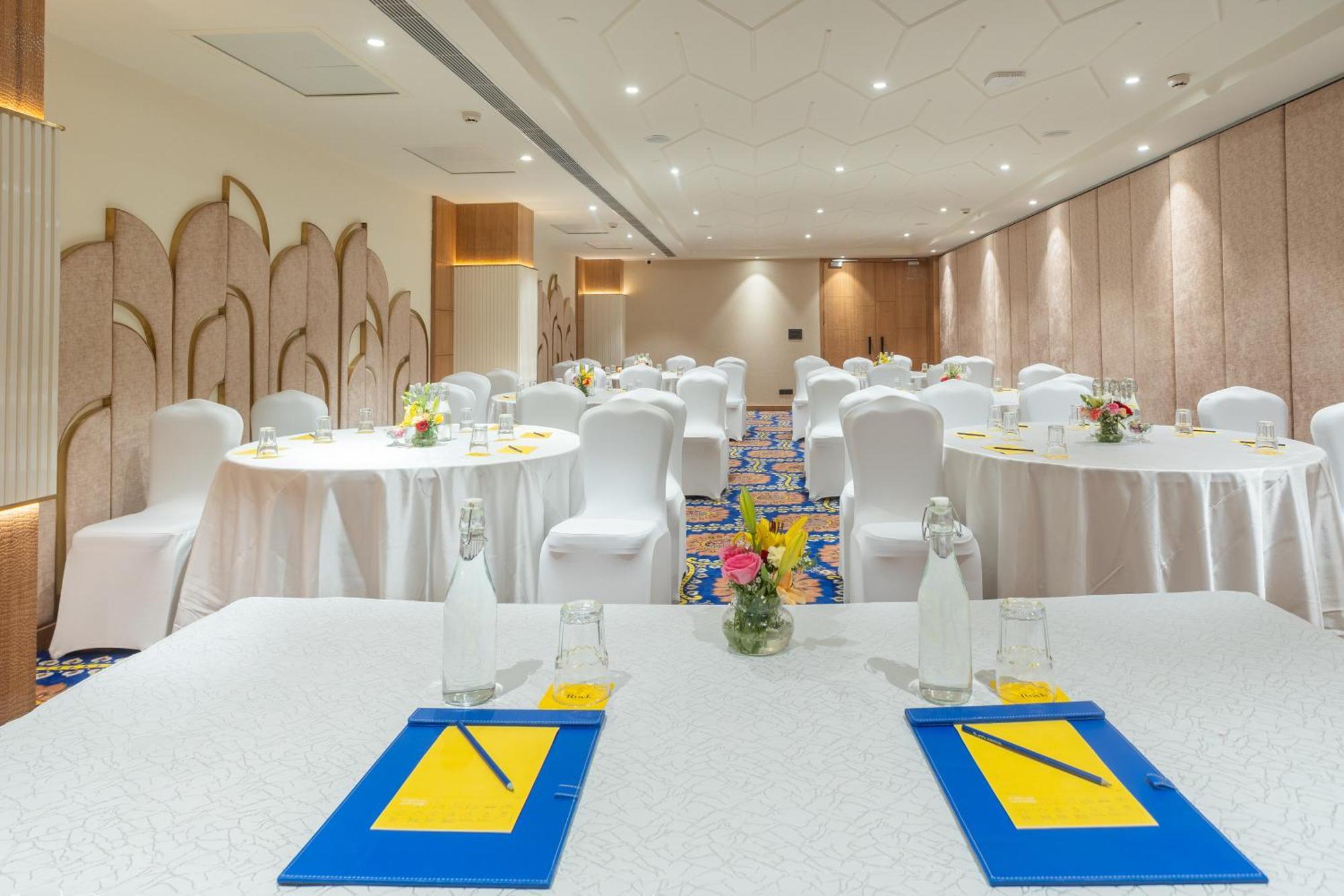 Golden Tulip Jaipur Hotel Ngoại thất bức ảnh